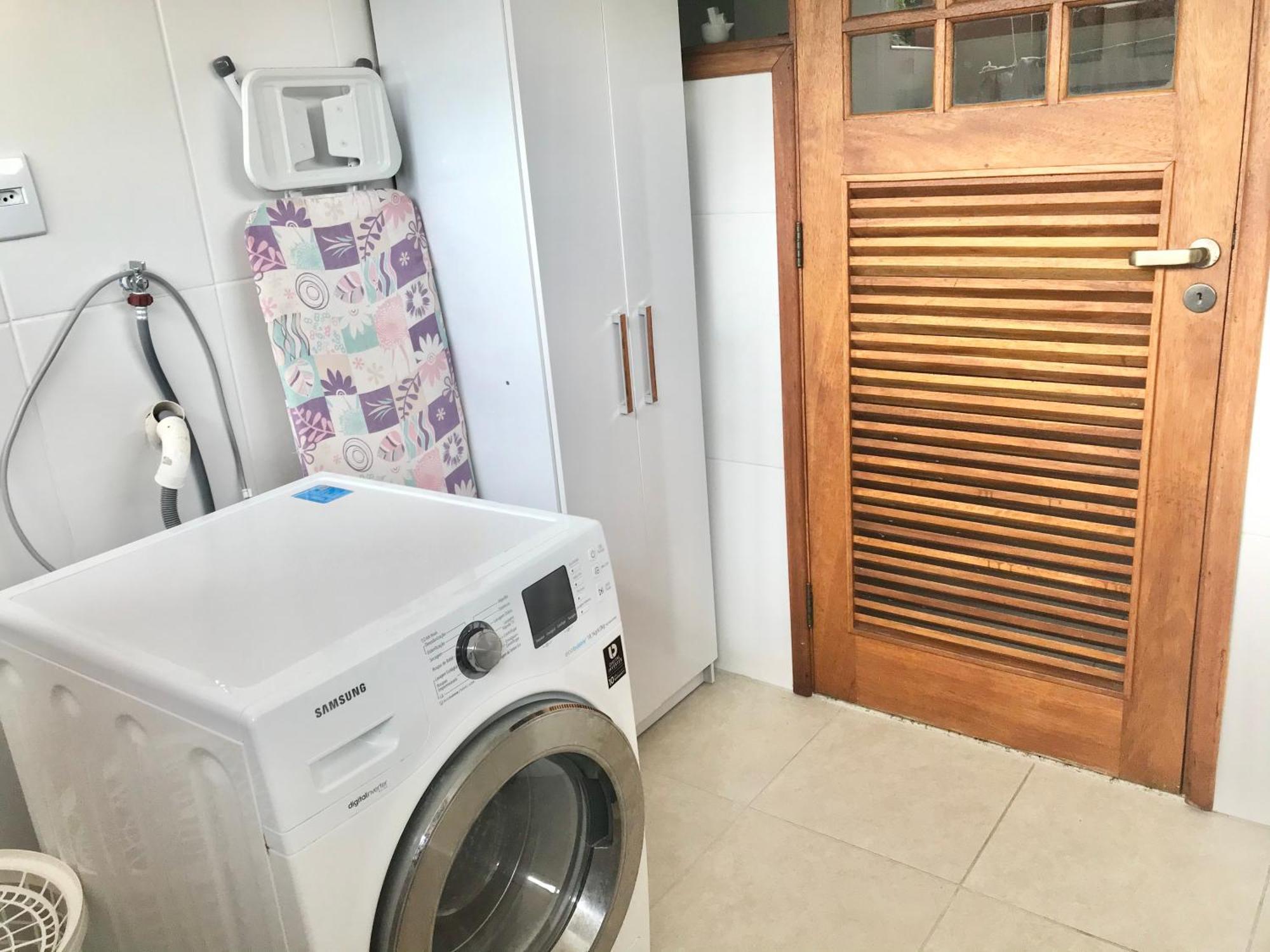 Apartamento Amplo Com Varanda Aconchegante - 10 Min A Pe Da Vila De Praia Do Forte Apartment *
